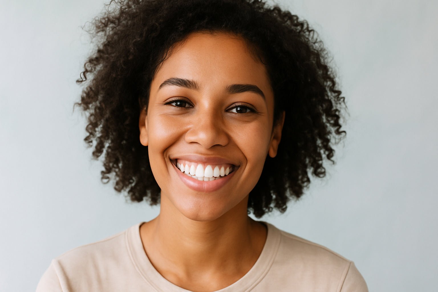 Blanchiment dentaire naturel efficace et sûr guide - Smile Addict