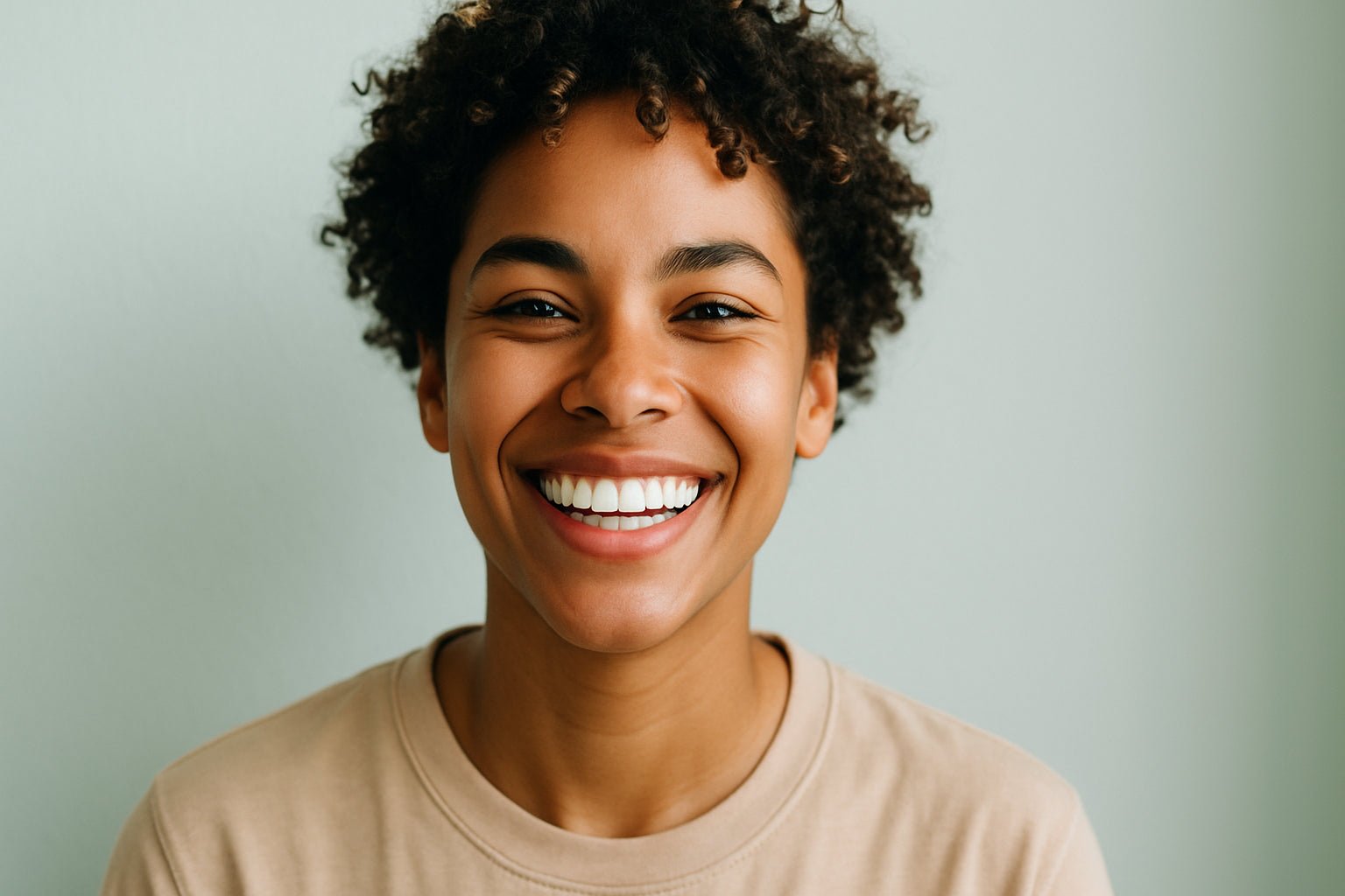 Le vrai secret d’un sourire confiant : et si le problème ne venait pas de vos dents ? 💭 - Smile Addict