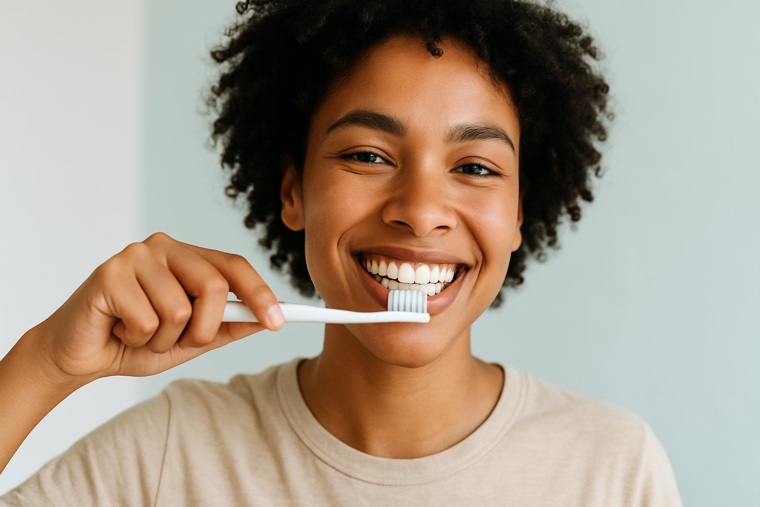 Soins buccaux doux : routine simple pour des dents saines