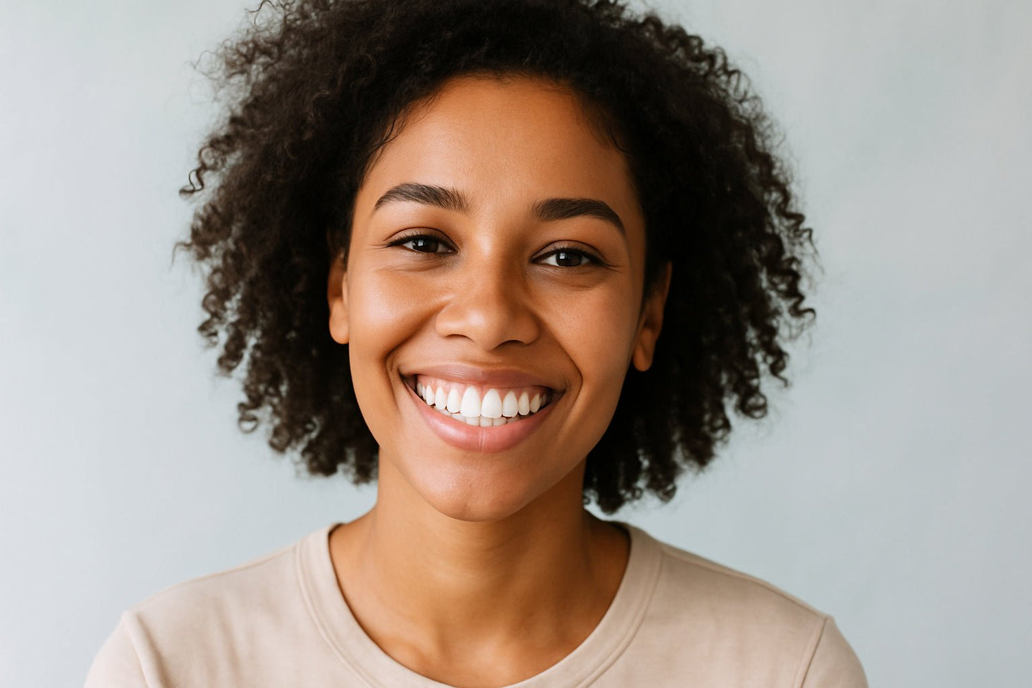 Blanchiment dentaire naturel efficace et sûr guide - Smile Addict