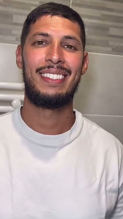 Aperçu de la vidéo : Vidéo : messieurs, prenez soin de votre sourire avec une routine simple à faire chez soi, 10 secondes.